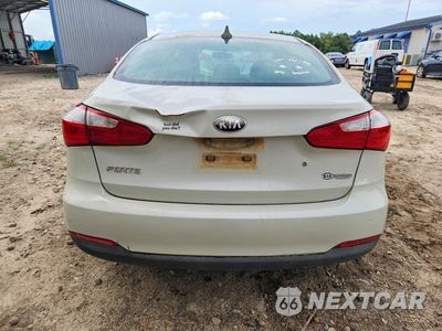 Zdjęcie 6 z 12 samochodu: 2014 KIA FORTE LX VIN:KNAFK4A69E5086981 - miniatura