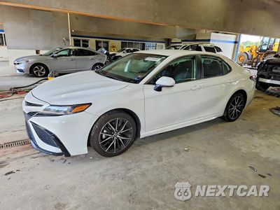 2024 TOYOTA CAMRY SE 4T1G11AK8RU239931 - główne zdjęcie licytacji z USA - miniatura