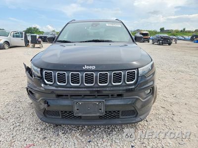 Piąte zdjęcie samochodu w środku: 2025 JEEP COMPASS LATITUDE VIN:3C4NJDBN9ST550158 - miniatura