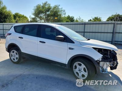Czwarte zdjęcie samochodu z boku: 2017 FORD ESCAPE S VIN:1FMCU0F73HUC78266 - miniatura