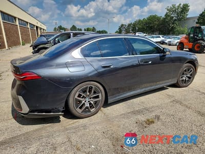 Trzecie zdjęcie samochodu z tyłu: 2025 BMW 530 XI VIN:WBA53FJ04SCT87763 - miniatura