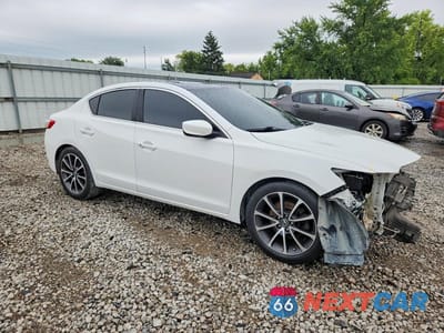 Czwarte zdjęcie samochodu z boku: 2017 ACURA ILX BASE WATCH PLUS VIN:19UDE2F31HA002363 - miniatura