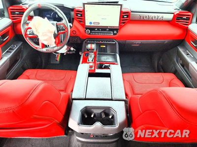 Zdjęcie 8 z 12 samochodu: 2024 TOYOTA TUNDRA TRD PRO HV VIN:5TFPC5DB9RX067411 - miniatura