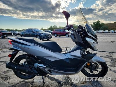 2016 HONDA PCX 150 RLHKF180XGY100121 - główne zdjęcie licytacji z USA - miniatura