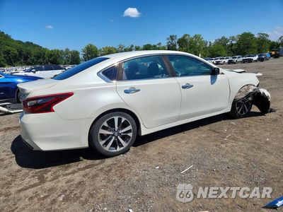 Trzecie zdjęcie samochodu z tyłu: 2017 NISSAN ALTIMA 2.5 SR VIN:1N4AL3AP4HC233971 - miniatura