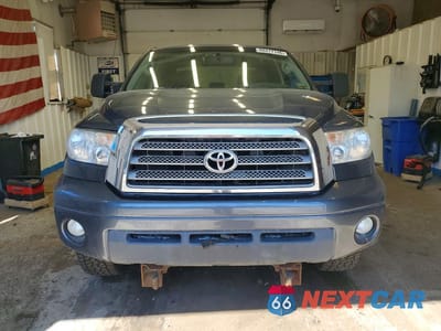 Piąte zdjęcie samochodu w środku: 2008 TOYOTA TUNDRA CREWMAX LIMITED VIN:5TFDV58188X067333 - miniatura