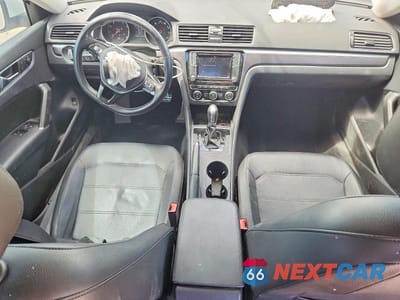Zdjęcie 8 z 13 samochodu: 2018 VOLKSWAGEN PASSAT S VIN:1VWAA7A35JC036203 - miniatura