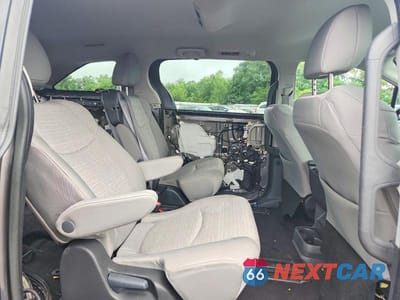 Zdjęcie 11 z 14 samochodu: 2024 TOYOTA SIENNA LE VIN:5TDKRKECXRS205350 - miniatura