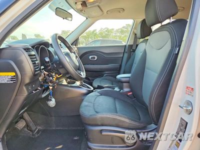 Zdjęcie 7 z 13 samochodu: 2019 KIA SOUL + VIN:KNDJP3A57K7910895 - miniatura