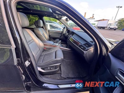 Piąte zdjęcie samochodu w środku: 2013 BMW X5 XDRIVE50I VIN:5UXZV8C50D0C14959 - miniatura