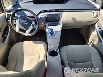 Zdjęcie 8 z 13 samochodu: 2012 TOYOTA PRIUS THREE VIN:JTDKN3DU4C1523075 - miniatura