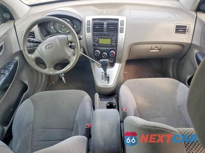 Zdjęcie 8 z 12 samochodu: 2009 HYUNDAI TUCSON SE VIN:KM8JN72D09U943909 - miniatura
