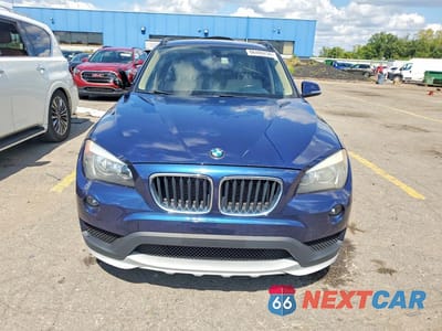 Piąte zdjęcie samochodu w środku: 2015 BMW X1 XDRIVE28I VIN:WBAVL1C53FVY35805 - miniatura