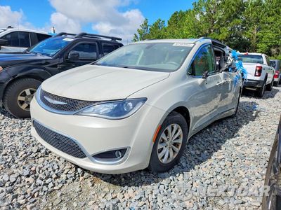 2017 CHRYSLER PACIFICA TOURING L 2C4RC1BG2HR553703 - główne zdjęcie licytacji z USA - miniatura