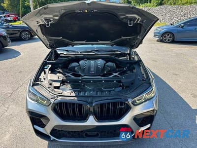Piąte zdjęcie samochodu w środku: 2023 BMW X6 M VIN:5YMCY0C03P9N63820 - miniatura