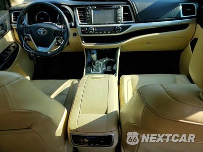 Zdjęcie 8 z 12 samochodu: 2019 TOYOTA HIGHLANDER XLE VIN:5TDKZRFH6KS569872 - miniatura