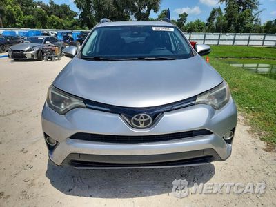 Piąte zdjęcie samochodu w środku: 2018 TOYOTA RAV4 XLE VIN:2T3WFREV3JW498483 - miniatura