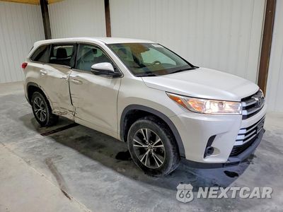 Czwarte zdjęcie samochodu z boku: 2017 TOYOTA HIGHLANDER LE VIN:5TDZARFH7HS026724 - miniatura