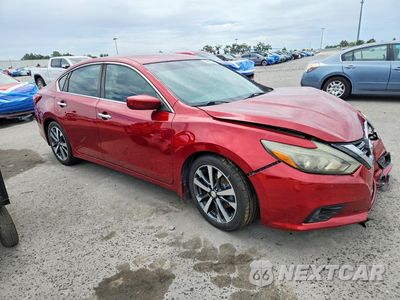 Czwarte zdjęcie samochodu z boku: 2017 NISSAN ALTIMA 2.5 SR VIN:1N4AL3AP9HC280901 - miniatura