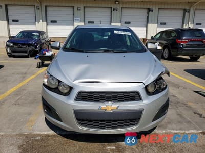 Piąte zdjęcie samochodu w środku: 2015 CHEVROLET SONIC LT VIN:1G1JC6SG1F4118772 - miniatura