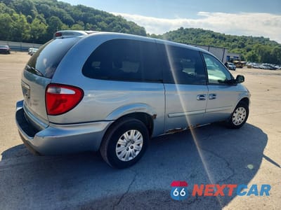 Trzecie zdjęcie samochodu z tyłu: 2006 CHRYSLER TOWN & COUNTRY LX VIN:1A4GP44R16B568095 - miniatura