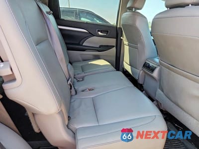 Zdjęcie 11 z 14 samochodu: 2016 TOYOTA HIGHLANDER XLE VIN:5TDJKRFHXGS351523 - miniatura