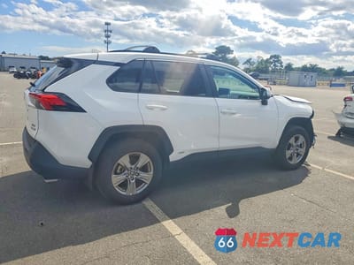 Trzecie zdjęcie samochodu z tyłu: 2024 TOYOTA RAV4 HYBRID XLE VIN:2T3RWRFV7RW250051 - miniatura