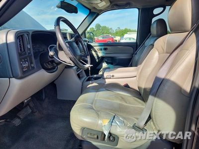Zdjęcie 7 z 14 samochodu: 2002 CHEVROLET SUBURBAN C1500 VIN:3GNEC16Z42G308030 - miniatura