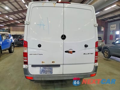 Zdjęcie 6 z 13 samochodu: 2014 MERCEDES-BENZ SPRINTER 2500 VIN:WD3PE7CC2E5826075 - miniatura