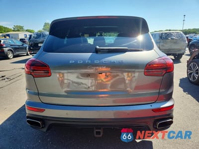 Zdjęcie 6 z 12 samochodu: 2015 PORSCHE CAYENNE VIN:WP1AF2A2XFLA35195 - miniatura