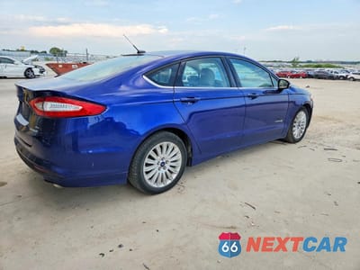Trzecie zdjęcie samochodu z tyłu: 2016 FORD FUSION SE HYBRID VIN:3FA6P0LU7GR388235 - miniatura