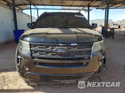 Piąte zdjęcie samochodu w środku: 2018 FORD EXPLORER XLT VIN:1FM5K8D86JGB60385 - miniatura