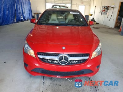 Piąte zdjęcie samochodu w środku: 2014 MERCEDES-BENZ CLA 250 VIN:WDDSJ4EB7EN092649 - miniatura
