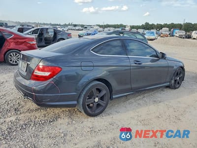 Trzecie zdjęcie samochodu z tyłu: 2013 MERCEDES-BENZ C 250 VIN:WDDGJ4HB1DG064267 - miniatura