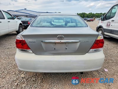 Zdjęcie 6 z 12 samochodu: 2005 TOYOTA CAMRY LE VIN:4T1BE32K65U525845 - miniatura