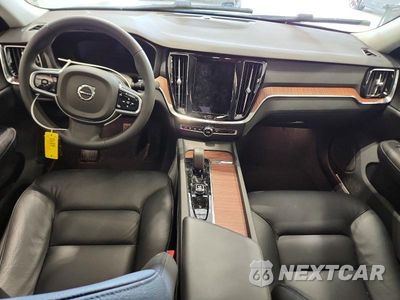 Zdjęcie 8 z 12 samochodu: 2025 VOLVO S60 PLUS VIN:7JRL12GCXSG365898 - miniatura