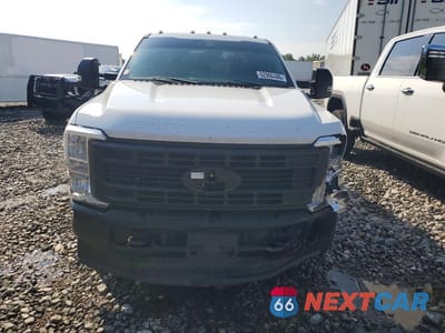 Piąte zdjęcie samochodu w środku: 2024 FORD F350 SUPER DUTY VIN:1FT8W3DTXREE03443 - miniatura