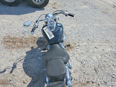 Czwarte zdjęcie samochodu z boku: 2004 SUZUKI VL800 VIN:JS1VS54A842103087 - miniatura