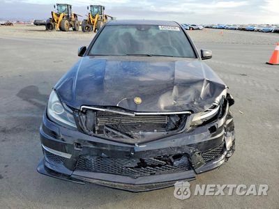 Piąte zdjęcie samochodu w środku: 2013 MERCEDES-BENZ C 63 AMG VIN:WDDGF7HB8DA742048 - miniatura