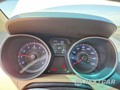 Zdjęcie 9 z 12 samochodu: 2013 HYUNDAI ELANTRA GLS VIN:5NPDH4AE3DH383470 - miniatura