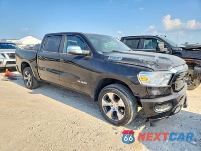 Czwarte zdjęcie samochodu z boku: 2024 RAM 1500 LARAMIE VIN:1C6RREJT2RN218709 - miniatura