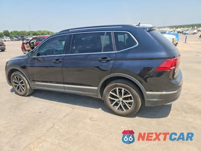 Drugie zdjęcie samochodu z przodu: 2021 VOLKSWAGEN TIGUAN SE VIN:3VV3B7AX1MM150294 - miniatura