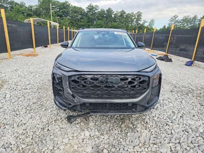 Piąte zdjęcie samochodu w środku: 2026 AUDI Q3 S-LINE VIN:WA1ABCFJ8T1099787 - miniatura