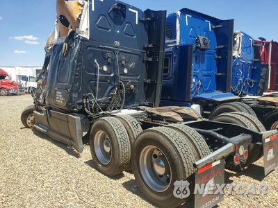 Drugie zdjęcie samochodu z przodu: 2017 FREIGHTLINER CASCADIA 125 SEMI TRUCK VIN:3AKJGLDR8HSHF1136 - miniatura