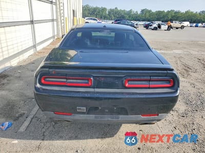 Zdjęcie 6 z 12 samochodu: 2015 DODGE CHALLENGER SXT VIN:2C3CDZATXFH710952 - miniatura