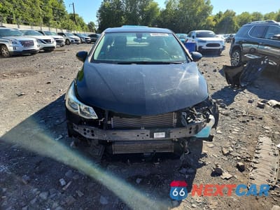 Piąte zdjęcie samochodu w środku: 2018 CHEVROLET CRUZE LS VIN:1G1BC5SM9J7247211 - miniatura