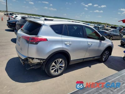 Trzecie zdjęcie samochodu z tyłu: 2016 TOYOTA RAV4 HV XLE VIN:JTMRJREV5GD022799 - miniatura