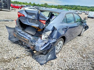 Trzecie zdjęcie samochodu z tyłu: 2018 TOYOTA COROLLA LE VIN:5YFBURHE7JP754117 - miniatura