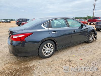 Trzecie zdjęcie samochodu z tyłu: 2017 NISSAN ALTIMA 2.5 S VIN:1N4AL3AP0HN312364 - miniatura