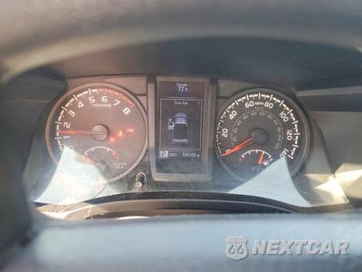 Zdjęcie 8 z 10 samochodu: 2018 TOYOTA TACOMA SR VIN:5TFRX5GN4JX129305 - miniatura